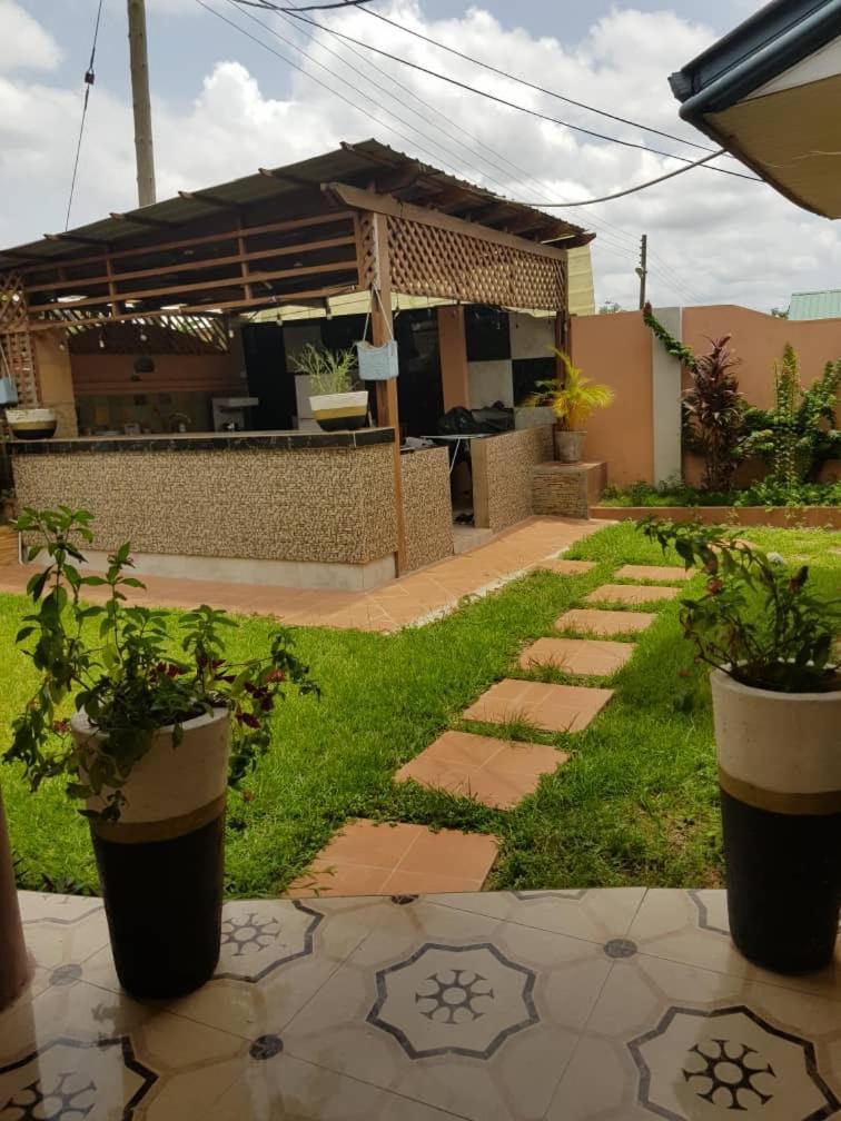 Nana Adu Guest House Koforidua Luaran gambar